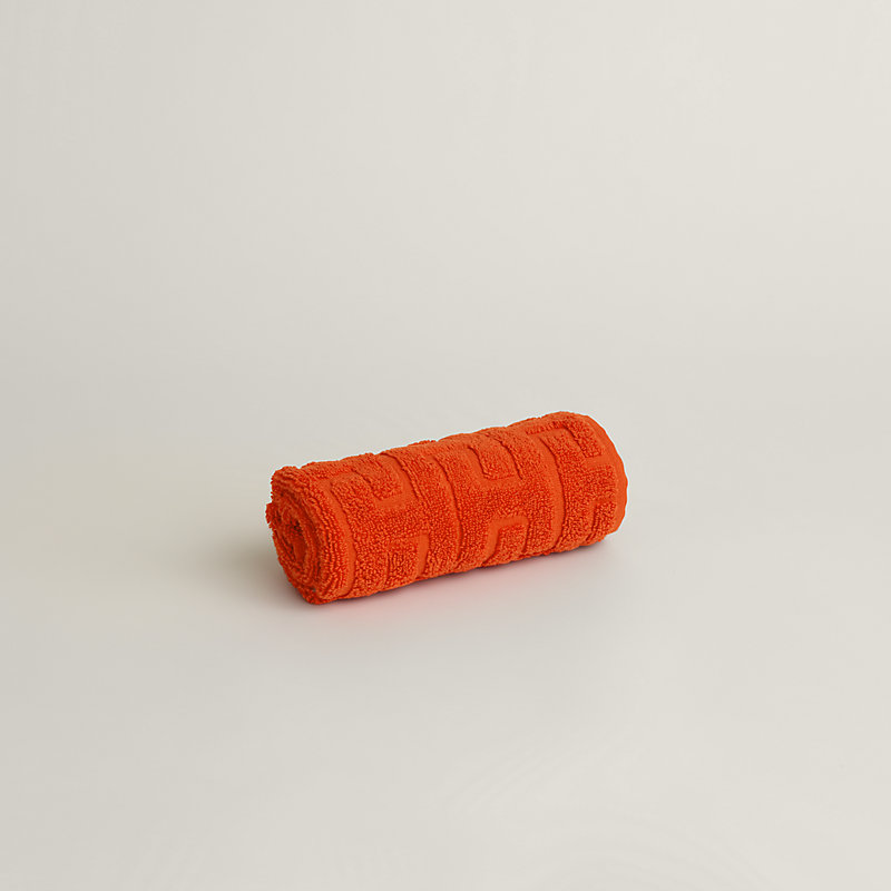 カレ・タオル 《ステアーズ》 | Hermès - エルメス-公式サイト